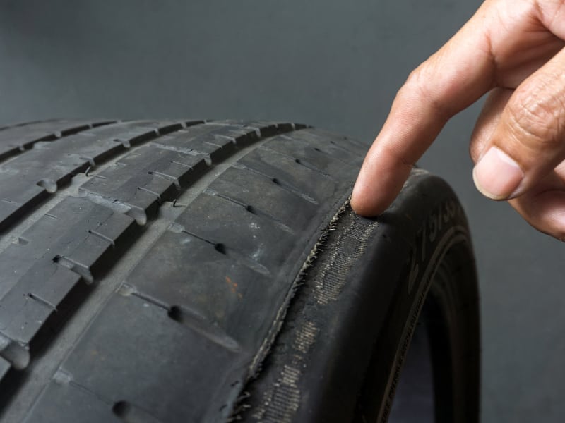 Signs you have problems with wheel alignment